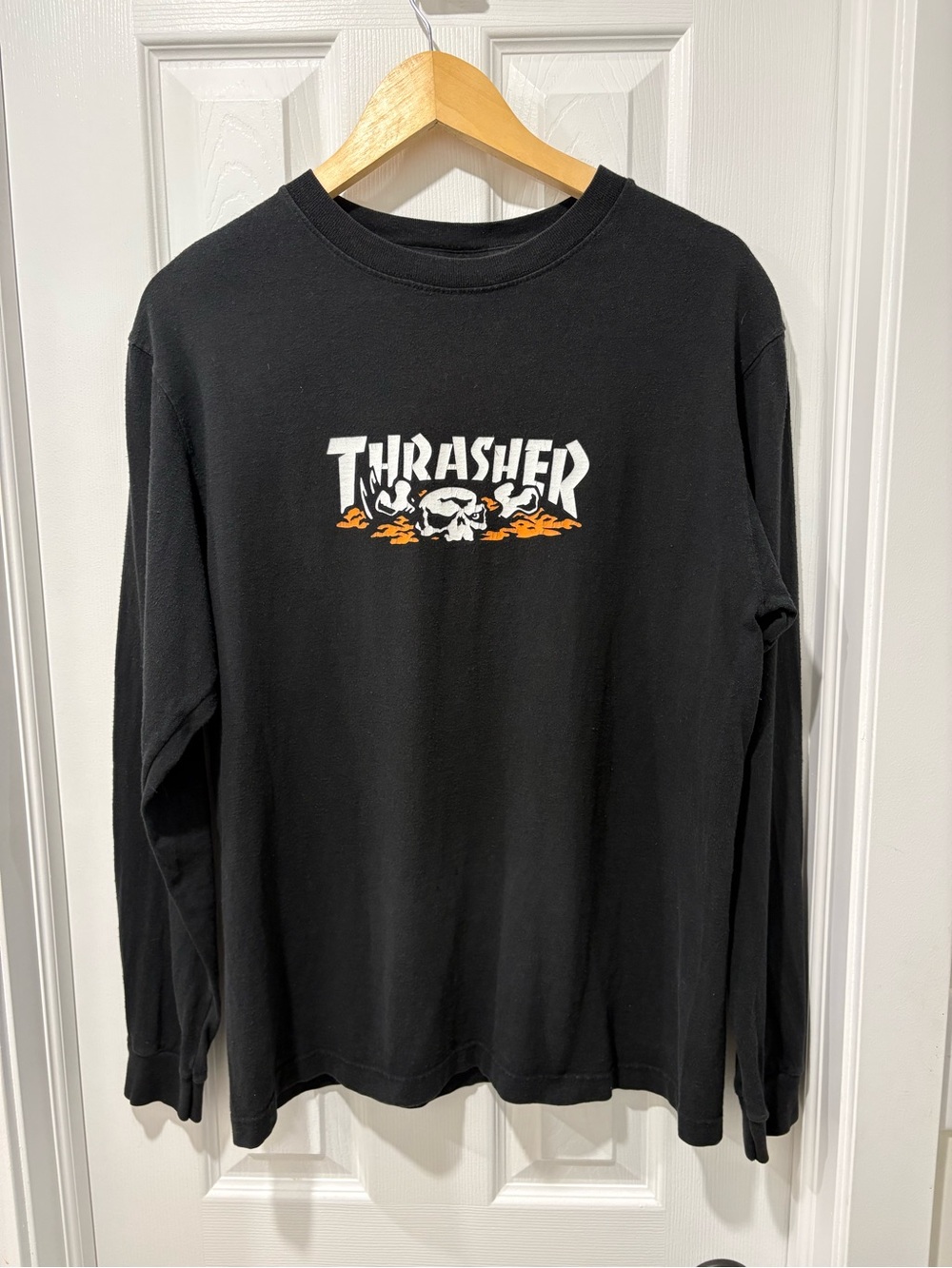 Vintage Thrasher Men's Black Long Sleeve Logo Skull Tee Medium